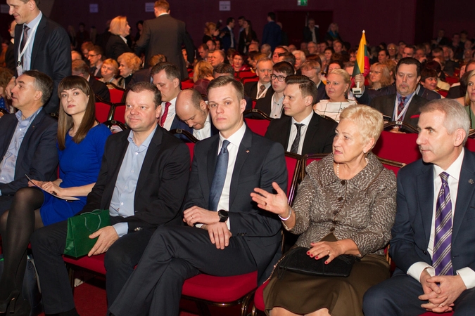 Lūžis: konservatoriai aplenkė „valstiečius“