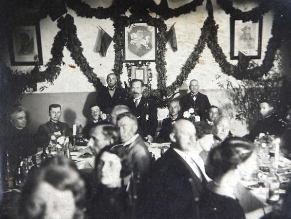 Centre – A. Smetona