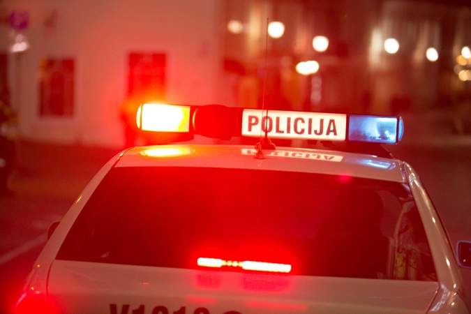 Girtas vairuotojas tikėjosi, kad jį išgelbės 10 eurų kyšis 