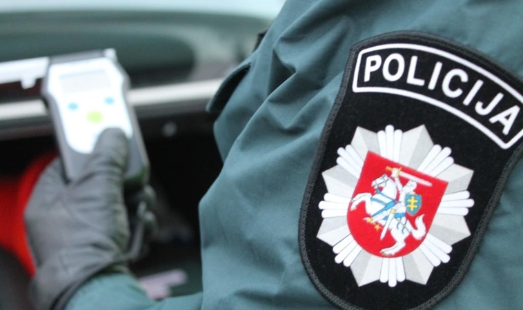 Pareigūnų dienos laimikis – 31 apsvaigęs vairuotojas ir 25 dviratininkai
