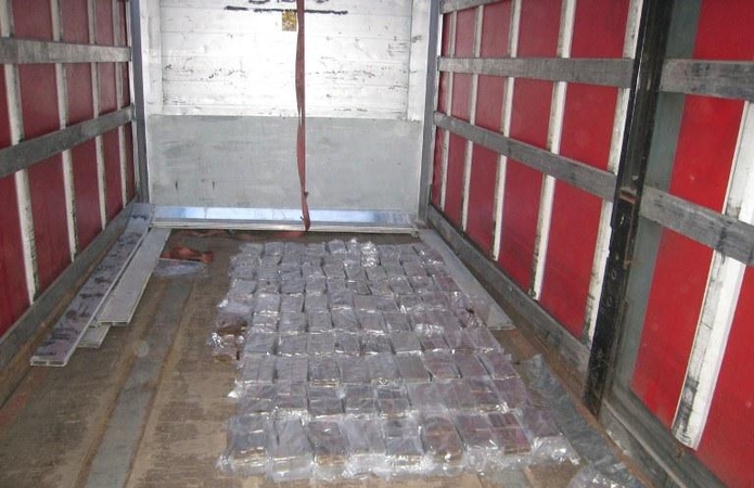 Beveik 300 kg narkotikų gabenusių lietuvių byla – jau teisme