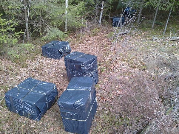 Švenčionių rajone kontrabandininkai neteko 3 tūkst. pakelių baltarusiškų cigarečių