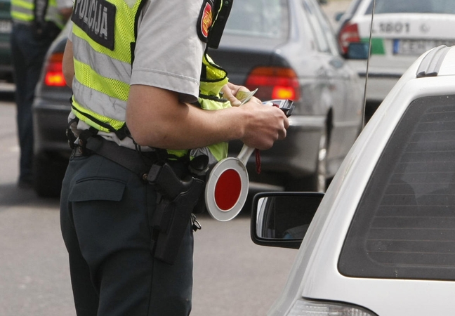 Pirmadienio reidas Kaune: erzinančios spūstys ir keturi apgirtę vairuotojai