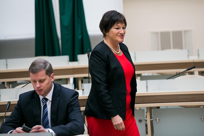 Meras vylėsi padiskutuoti su gausesniu būriu Seimo narių, bet atvyko tik B.Vėsaitė (nuotr.) ir O.Leiputė.