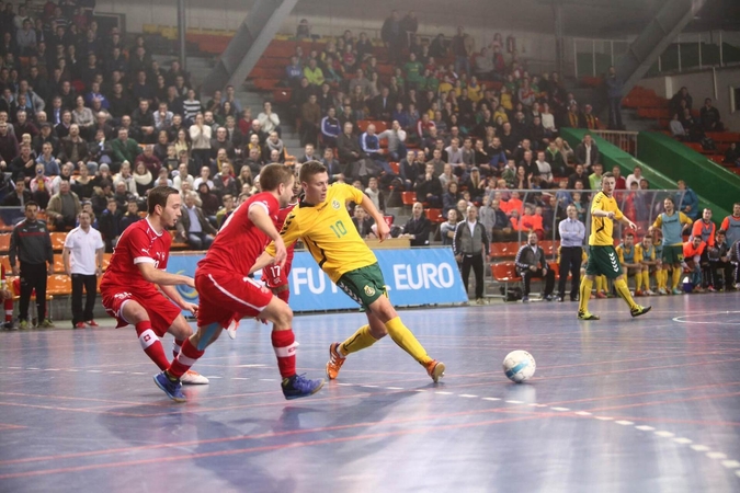 Paskutinė viltis futbolo sirgaliams?