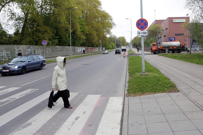 Trūksta vietų policijos automobiliams