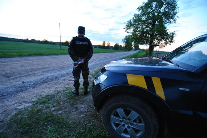 Pasieniečiams nestojęs lenkas užsidirbo 868 eurų baudą