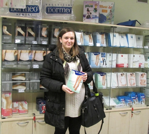 500-oji klientė J. Navikienė džiaugėsi www.ortopedija.lt įteiktu prizu. 