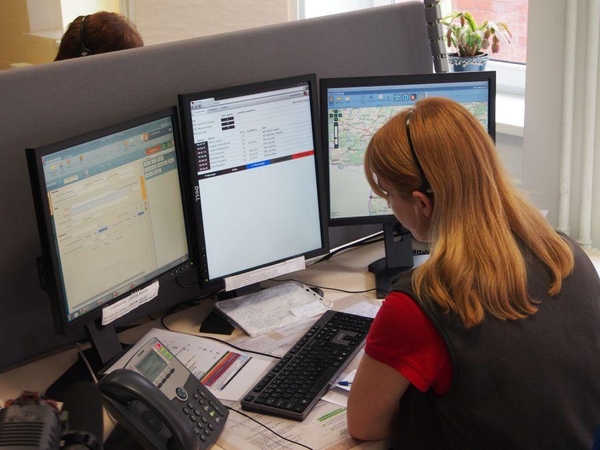 Moteris pagimdė klausant nurodymų telefonu