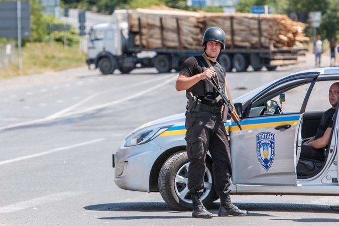 Ukrainoje tęsiasi nacionalistų priešprieša su saugumo pajėgomis