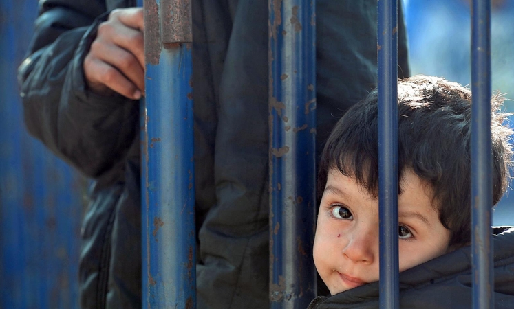 Dėl migrantų Švedija laikinai atnaujina patikrą pasienyje