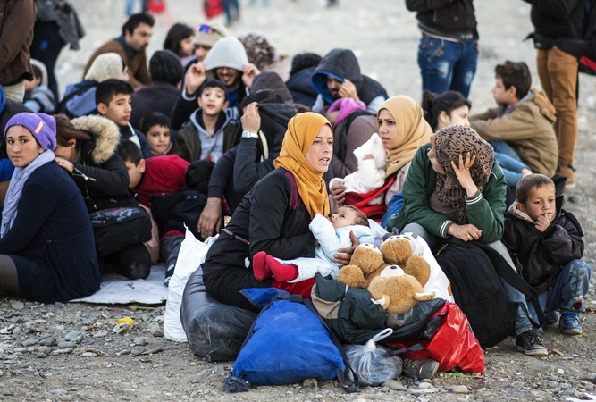 ES šalys žada sparčiau spręsti migrantų krizę