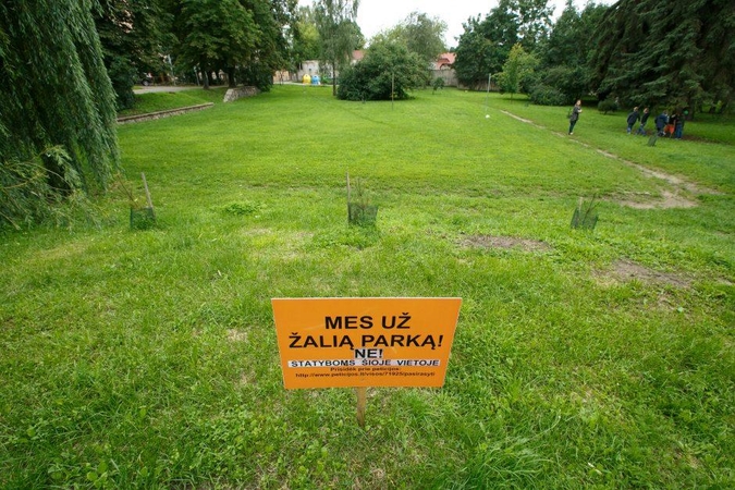 Kas nusitaikė į žaliąjį plotą Krėvos gatvėje?