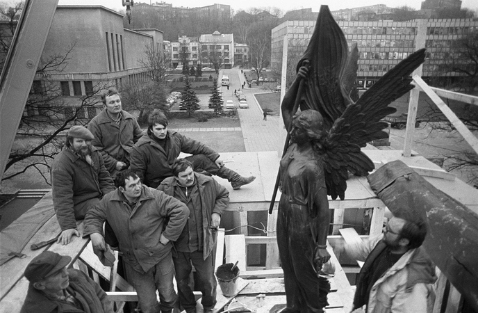 Kauno bienalė atsisuks į paminklus