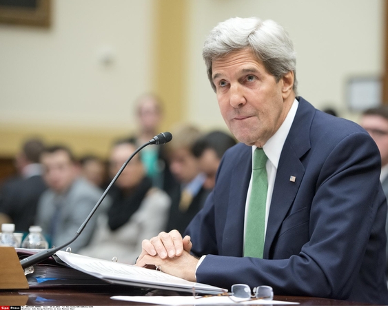 JAV reiškia „pasibjaurėjimą“ demonstracijų slopinimu Ukrainoje