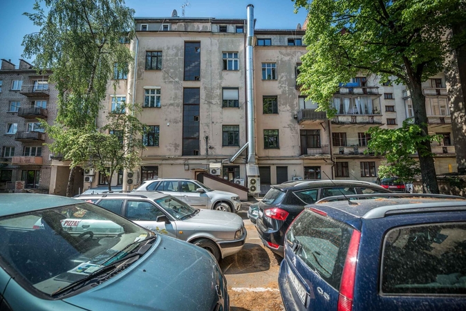 Netikėtas prašymas: kauniečiai maldauja apmokestinti jų kiemą