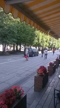 Akibrokštas: ant dviračių tako – automobilis 