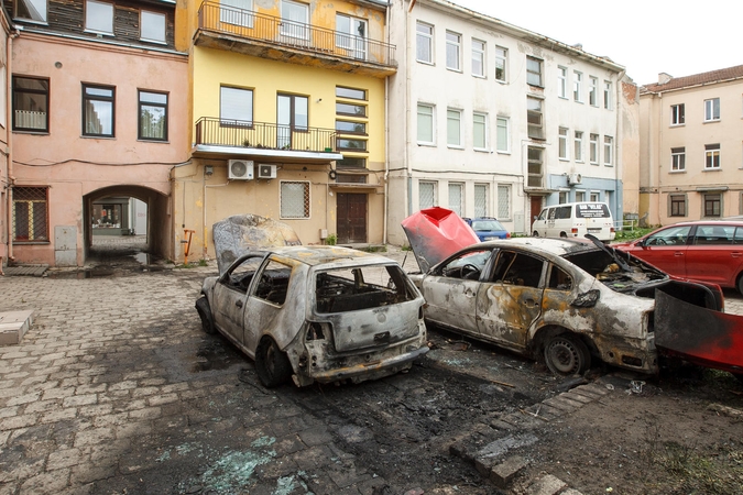 Padegti automobiliai