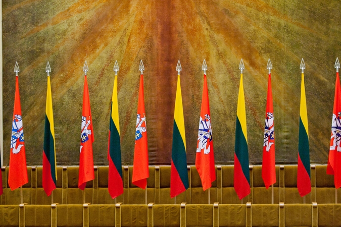 Dalis Kovo 11-osios renginių perkelti į gegužę, Seimas dirbs įprastai