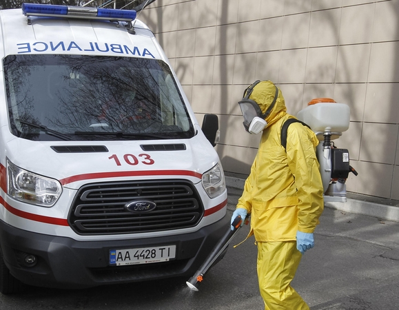 Koronavirusas toliau plinta: Ukrainoje užfiksuotas pirmas užsikrėtimo atvejis