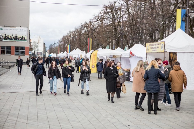Pavasario mugėje – prabangi juvelyrika, sūriai ir proga pabendrauti