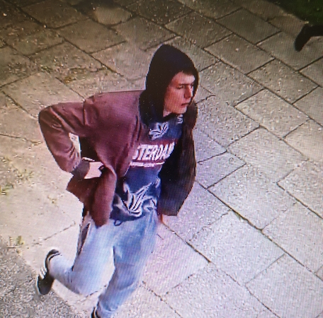 Alytaus policija aiškinasi, kas išdaužė įmonės duris