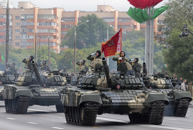 Minskas: NATO pajėgų dislokavimas Baltarusijos pašonėje skatina imtis priemonių