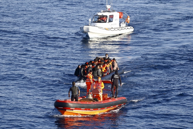 Prie Turkijos nuskendus laivui žuvo bent 25 migrantai