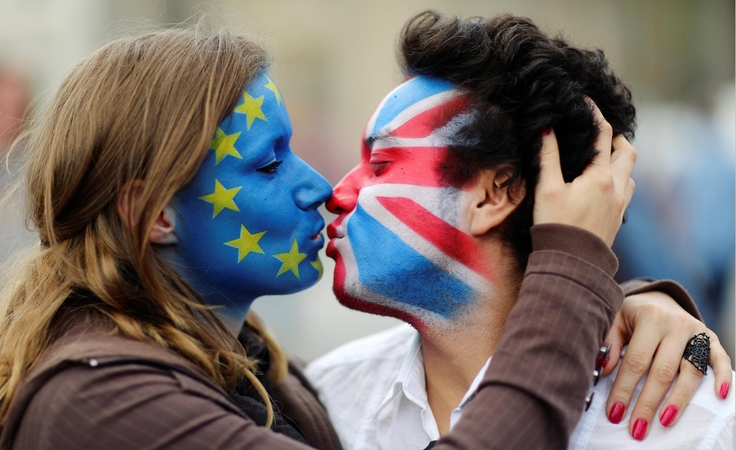 Apklausa: britai apgailestauja dėl „Brexit“ sprendimo