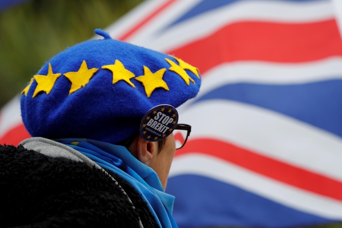 Tyrimai: nežinomybė dėl „Brexit“ pradeda „kandžiotis“