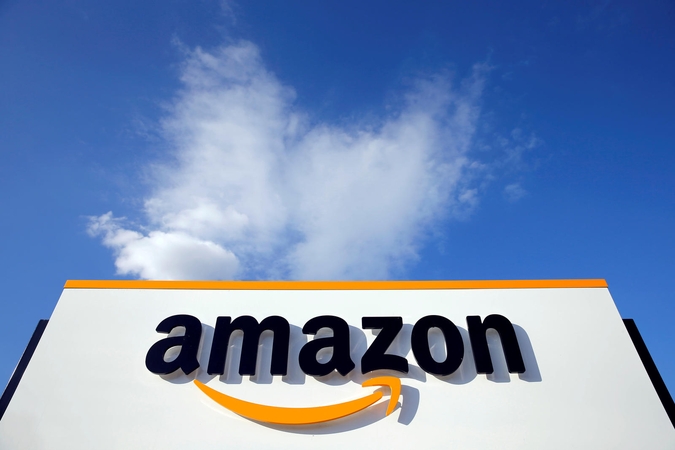 Europarlamentarai ragina „Amazon“ stabdyti prekybą daiktais su sovietine simbolika