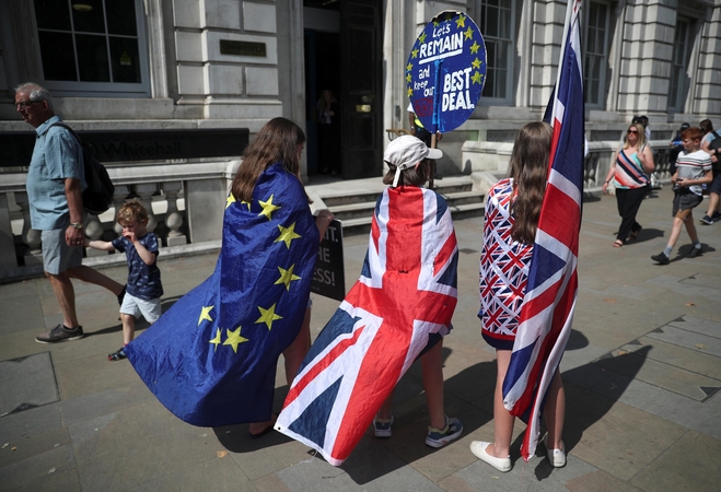 Britanija ir ES toliau griežtina pozicijas dėl „Brexit“