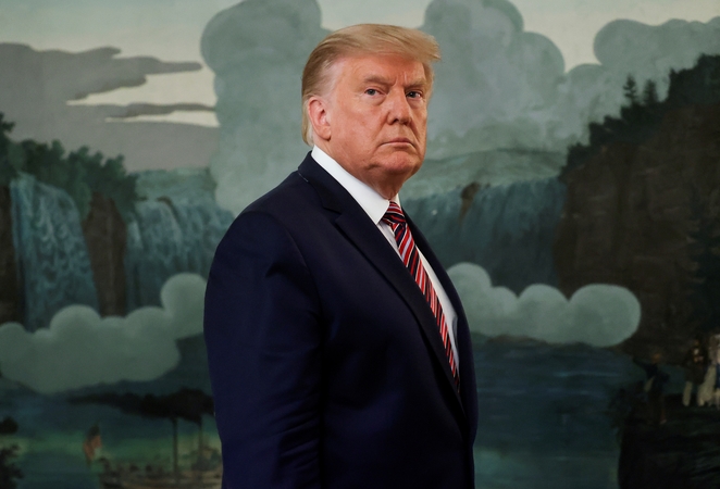 D. Trumpas pripažino sumenkinęs koronaviruso grėsmę
