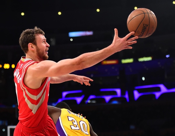 NBA lygoje – antroji iš eilės D. Motiejūno komandos pergalė 