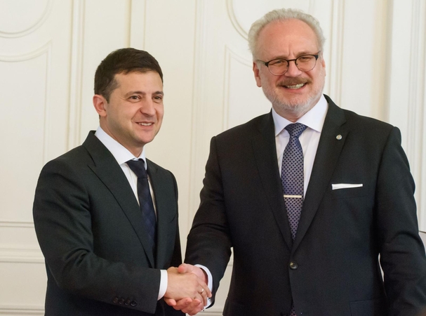 Volodymyras Zelenskis (kairėje) ir Egilas Levitas