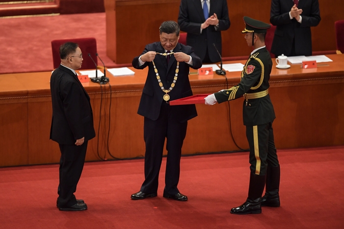 Xi Jinpingas (viduryje)