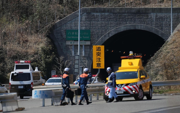 Automobilių avarija ir gaisras Japonijoje: žuvo bent du žmonės