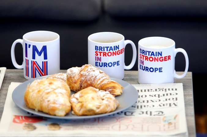 „Operacija kruasanas“: prancūzai bando įkalbėti britus likti ES