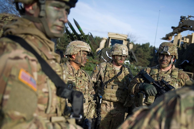 Latviją ir Estiją pasiekė rotuojamų JAV karių grupė su karine technika