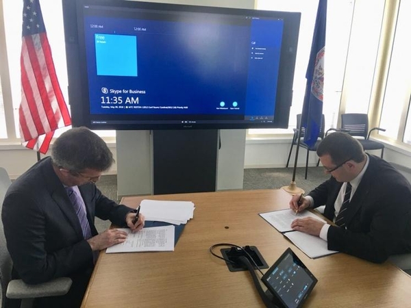 Lietuva pasirašė sutartį su „Microsoft Corporation“