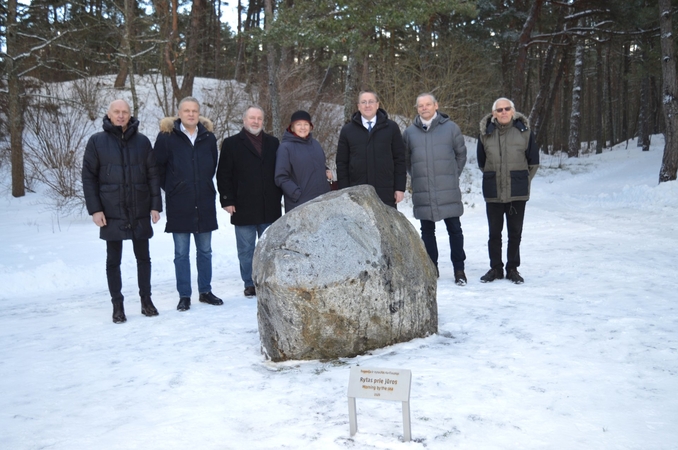 Palangai padovanota nauja menininkų skulptūra