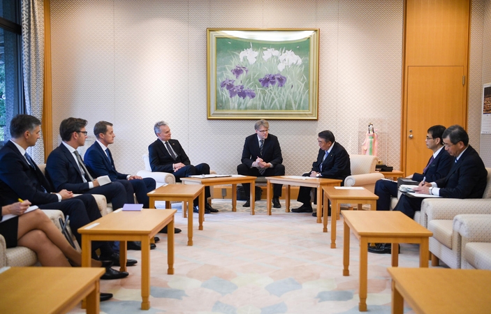 G. Nausėda su Japonijos parlamento vadovu aptarė šalių bendradarbiavimą