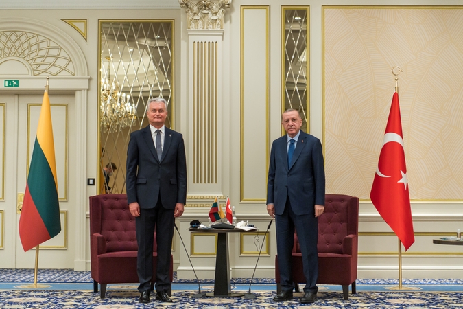 Prezidentas su Turkijos vadovu aptarė situaciją rytiniame NATO flange