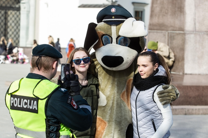 Spalio 2-oji Lietuvoje ir pasaulyje