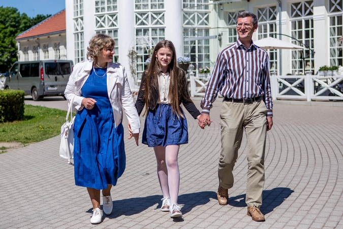 Daubarų šeima: nebijokime girti savo vaikų