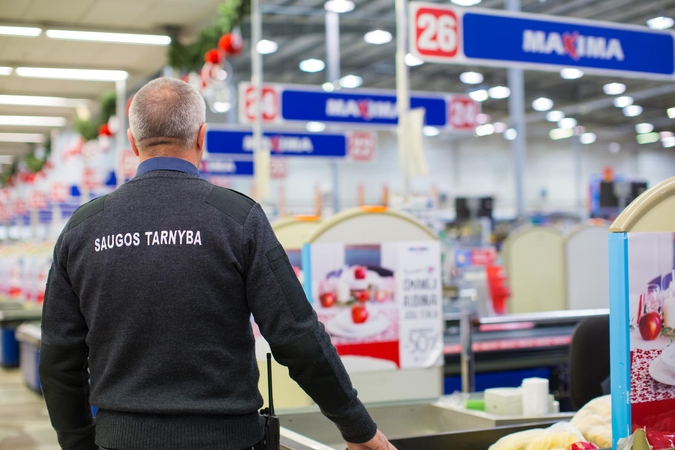 „Maxima LT“ dukterinėms įmonėms atiduoda fizinės apsaugos funkciją