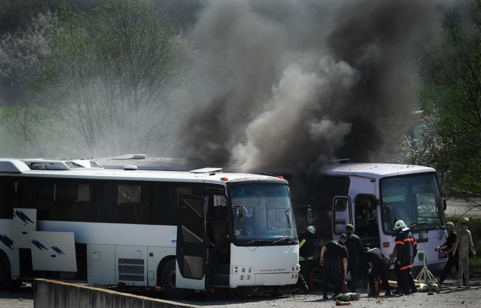 Ganoje autobusui susidūrus su sunkvežimiu žuvo 61 žmogus 