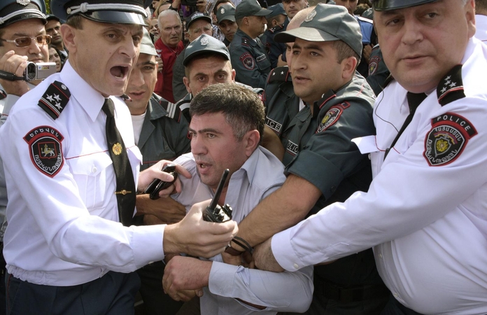 Referendumo rezultatai Armėnijoje išprovokavo opozicijos protestus