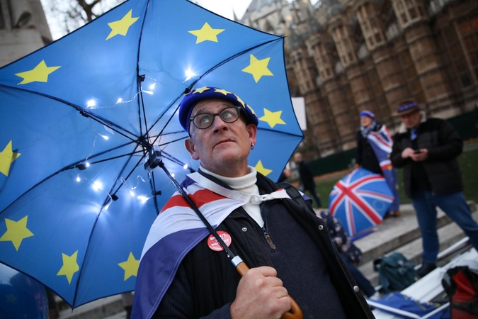 Britanijos parlamentas žada imtis „Brexit“ sutarties