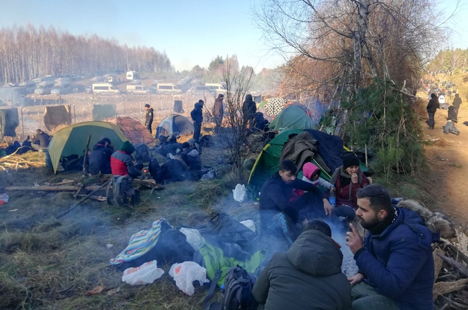 Lenkijos pasieniečiai: Baltarusija didina karių skaičių pasienyje, girdimi šūviai